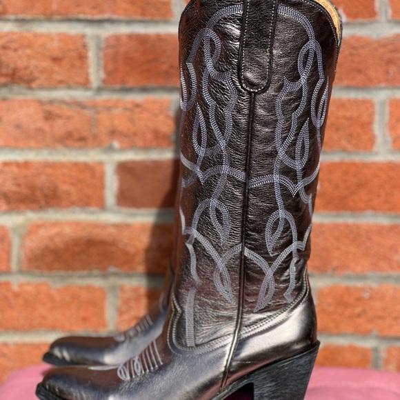 Idyllwind Miranda Lambert Silver Boot - Picture 4 of 5